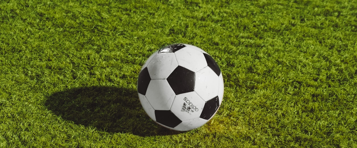 6686官网首页展示现代足球场高清直播画面